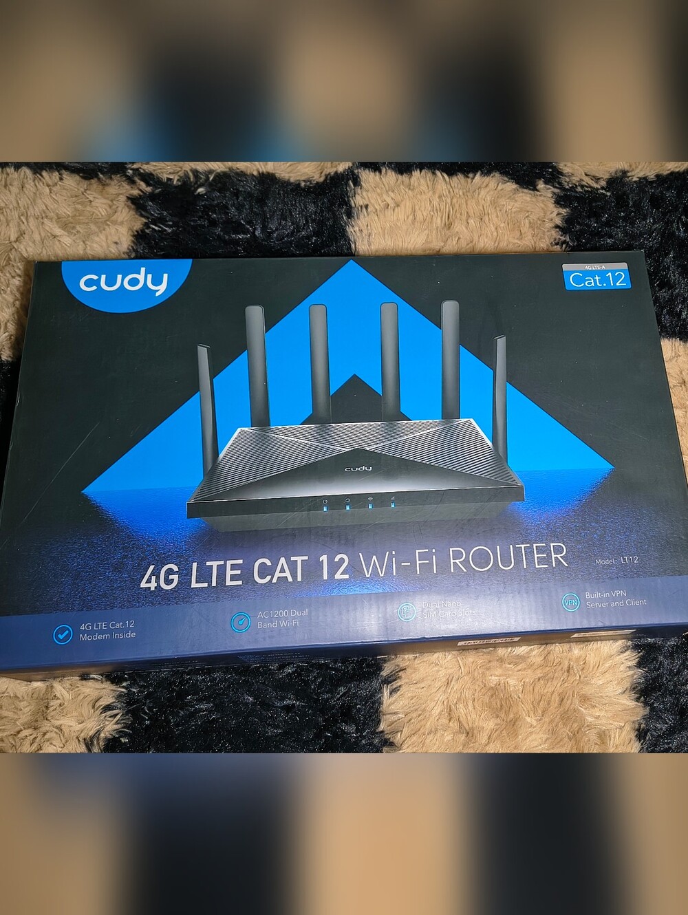Cudy Black and Blue 4G LTE Cat 12 Wi‑Fi Router Box